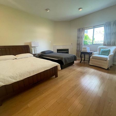 Stylish & Central Vancouver Retreat - Steps From Local Attractions! Apartment Exterior photo